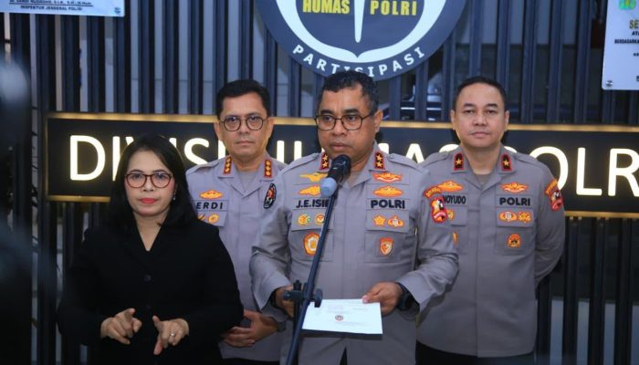 Polri Berikan Penghargaan kepada Personel atas Dedikasi dan Keberanian dalam Menjalankan Tugas di Aceh
