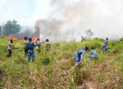 Komandan Lanud Sjamsudin Noor Dampingi Pangkodau II Tinjau Langsung Penanggulangan Karhutla di Kalimantan Selatan