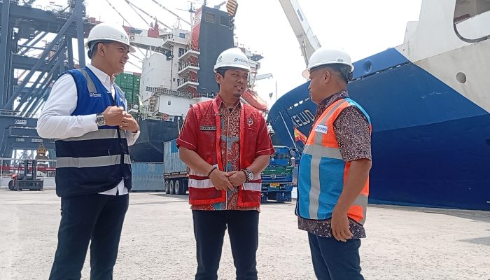 Kolaborasi Pelni, KSOP Tanjung Priok, dan Pelindo Kirim 50 Ton Bantuan ke NTT via KM Tidar; Ongkos Muatan Digratiskan