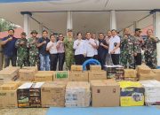 Satgas Karhutla TNI Kawal Penyaluran Bantuan Korporasi untuk Desa Terdampak di Melawi
